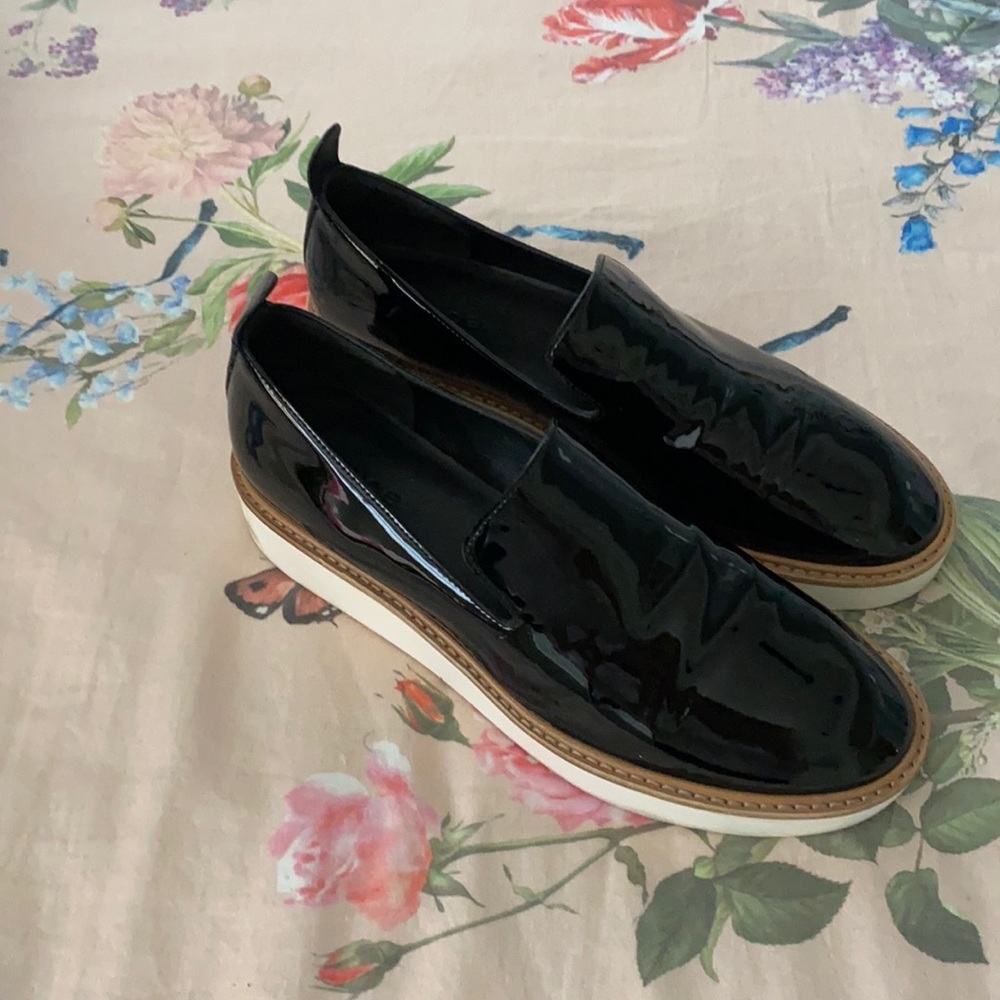 Vince sanders slip on black patent 6.5